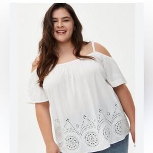 NEW Torrid Womens 3X White Challis Eyelet Embroidery Cold Shoulder Blouse Top